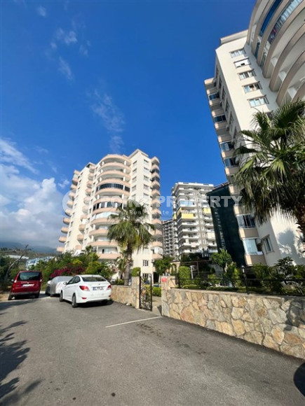 Three-room apartment, 110m², in a residence with infrastructure in the Mahmutlar area, Alanya-id-1456-photo-4