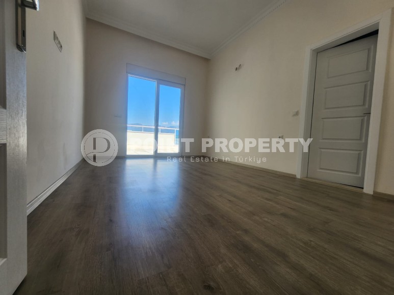 Просторная двухуровневая квартира с чистовой отделкой, в центре района Махмутлар-id-5835-фото-4