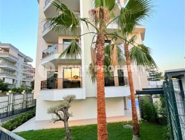 Spacious two-level apartment with fine finishing, 250 meters from the beach and promenade-id-5846-photo-1