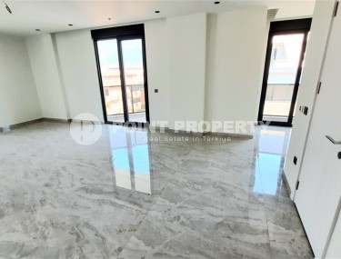 Просторная двухуровневая квартира с чистовой отделкой, в 250 метрах от пляжа и набережной-id-5846-фото-5