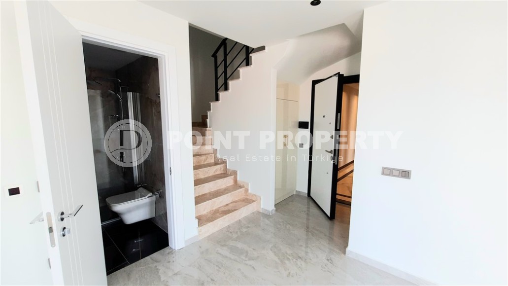 Просторная двухуровневая квартира с чистовой отделкой, в 250 метрах от пляжа и набережной-id-5846-фото-9