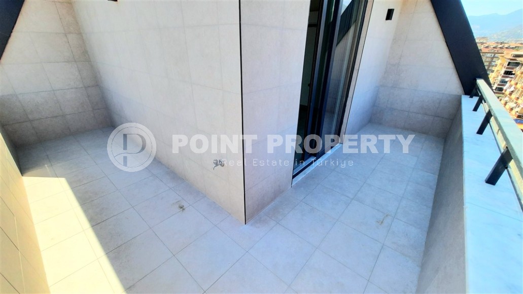 Просторная двухуровневая квартира с чистовой отделкой, в 250 метрах от пляжа и набережной-id-5846-фото-12