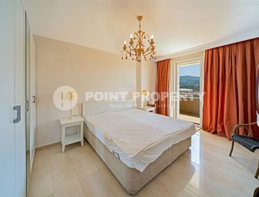 Large two-level apartment 4+1, with a total area of 250 m2, on the 9th floor with an attic, in the Mahmutlar area-id-5849-photo-4