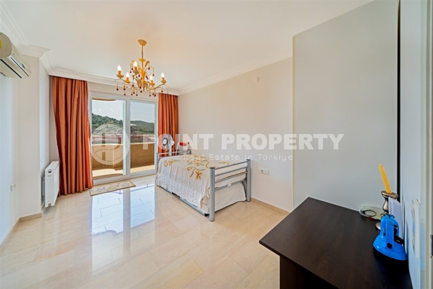 Большая двухуровневая квартира 4+1, общей площадью 250 м2, на 9-м этаже с мансардой, в районе Махмутлар-id-5849-фото-5