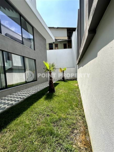 Luxurious three-storey villa with a swimming pool and garden, in a prestigious area of Alanya - Tepe-id-5851-photo-16