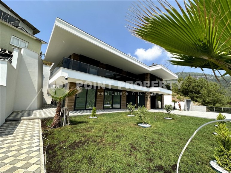 Luxurious three-storey villa with a swimming pool and garden, in a prestigious area of Alanya - Tepe-id-5851-photo-18
