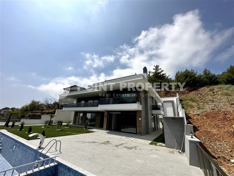 Luxurious three-storey villa with a swimming pool and garden, in a prestigious area of Alanya - Tepe-id-5851-photo-19