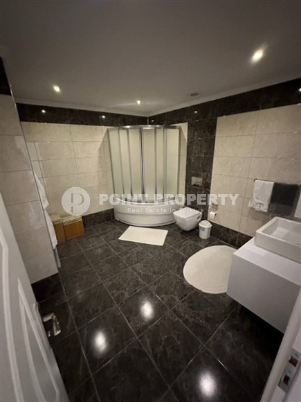 Large two-level apartment 5+1, with a total area of 290 m2, in the popular area of Alanya - Oba-id-5868-photo-14