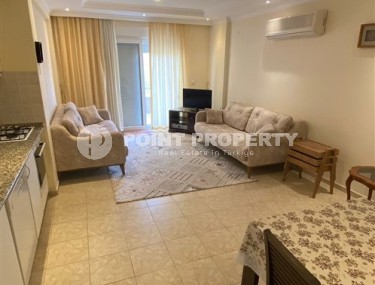 Просторная меблированная квартира с двумя спальными комнатами в 800 метрах от моря-id-5871-фото-1