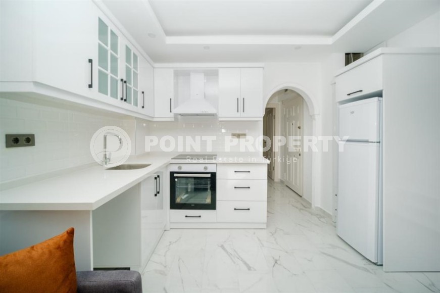 Квартира с новым ремонтом, современным дизайном, мебелью и бытовой техникой, в 100 метрах от моря-id-5887-фото-3