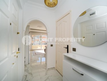 Квартира с новым ремонтом, современным дизайном, мебелью и бытовой техникой, в 100 метрах от моря-id-5887-фото-5