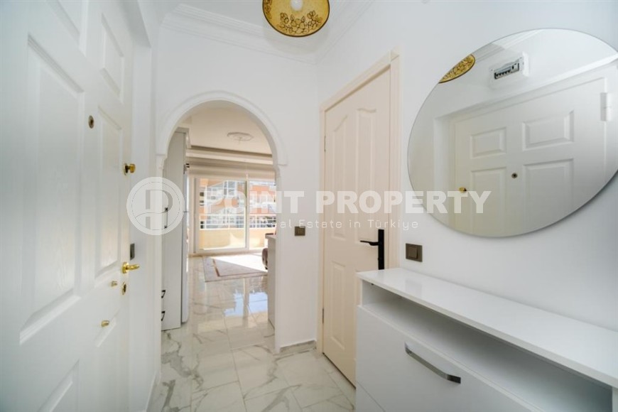 Квартира с новым ремонтом, современным дизайном, мебелью и бытовой техникой, в 100 метрах от моря-id-5887-фото-5