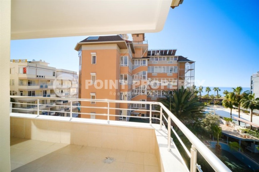 Квартира с новым ремонтом, современным дизайном, мебелью и бытовой техникой, в 100 метрах от моря-id-5887-фото-8