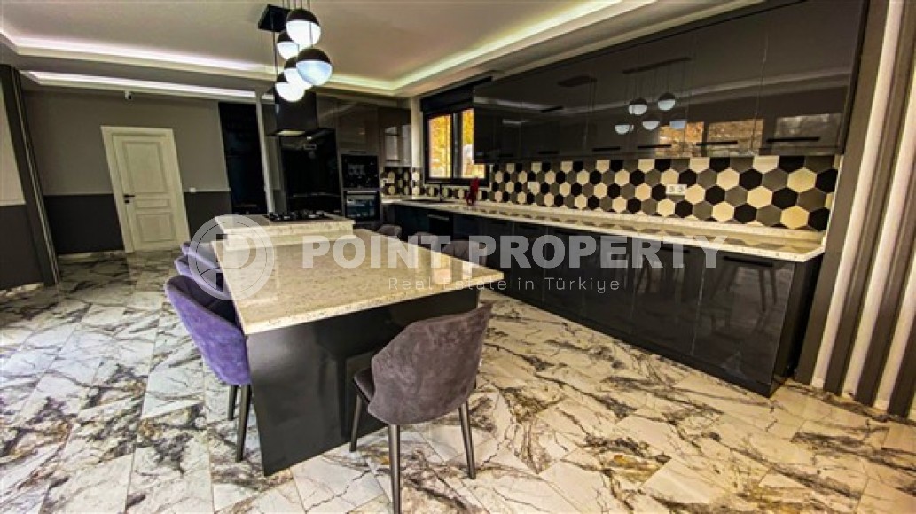 Отдельно стоящая двухэтажная вилла с бассейном и садом, в престижном районе Аланьи - Каргыджак-id-5889-фото-5