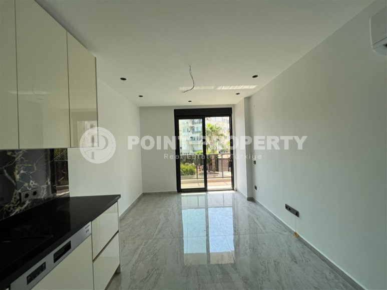 Новая квартира с качественной чистовой отделкой, на 2-м этаже в современном жилом комплексе 2023 года постройки-id-5894-фото-3