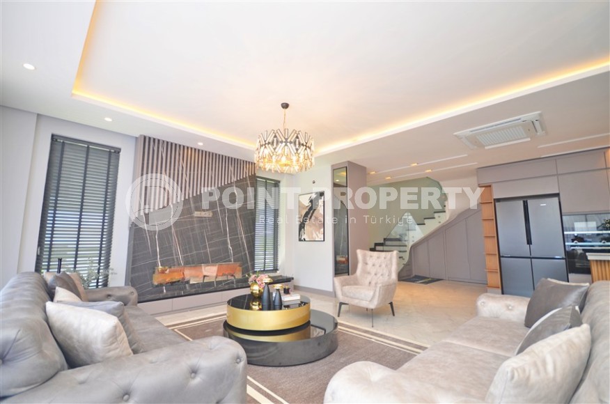 Современная триплексная вилла 4+1 в районе Каргыджак, 2022 года постройки-id-3152-фото-3