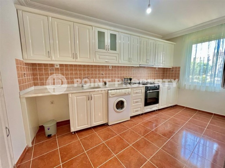 Spacious apartment with a separate kitchen and a spacious glazed balcony, on the 1st floor in a building built in 2009-id-5895-photo-4