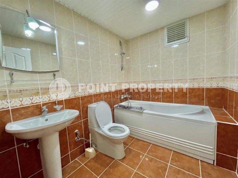 Spacious apartment with a separate kitchen and a spacious glazed balcony, on the 1st floor in a building built in 2009-id-5895-photo-10