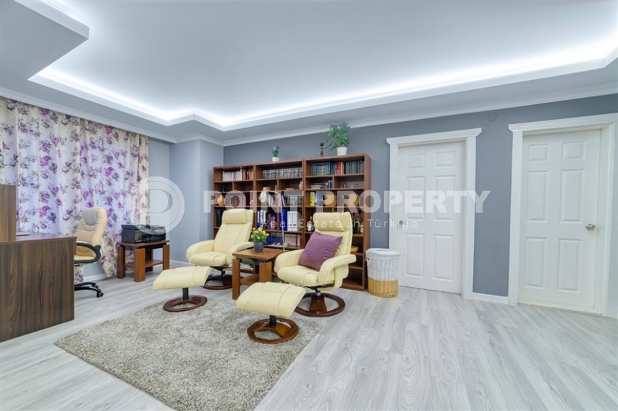 Большая современная квартира с новым ремонтом, стильной мебелью и бытовой техникой, в районе Оба-id-5910-фото-2