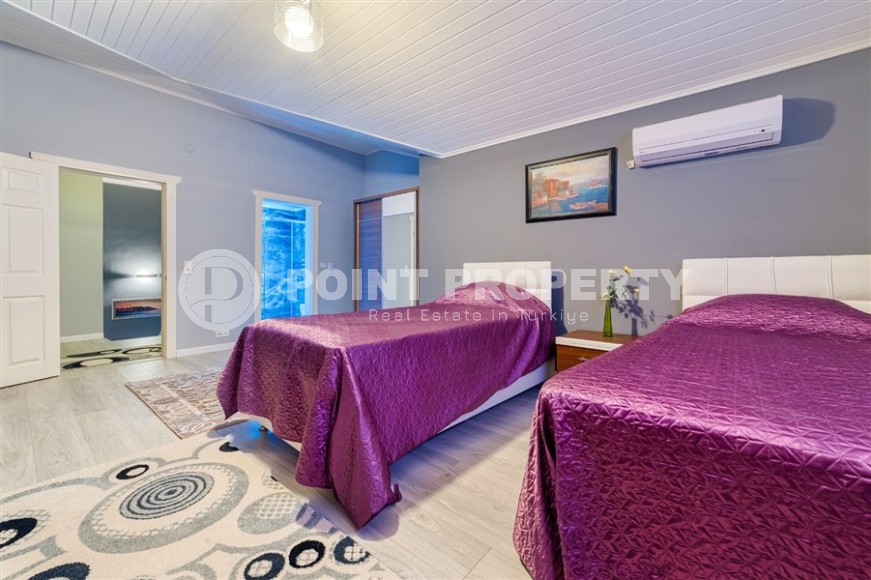 Большая современная квартира с новым ремонтом, стильной мебелью и бытовой техникой, в районе Оба-id-5910-фото-9