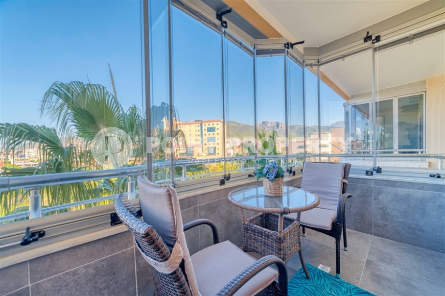 Большая современная квартира с новым ремонтом, стильной мебелью и бытовой техникой, в районе Оба-id-5910-фото-16