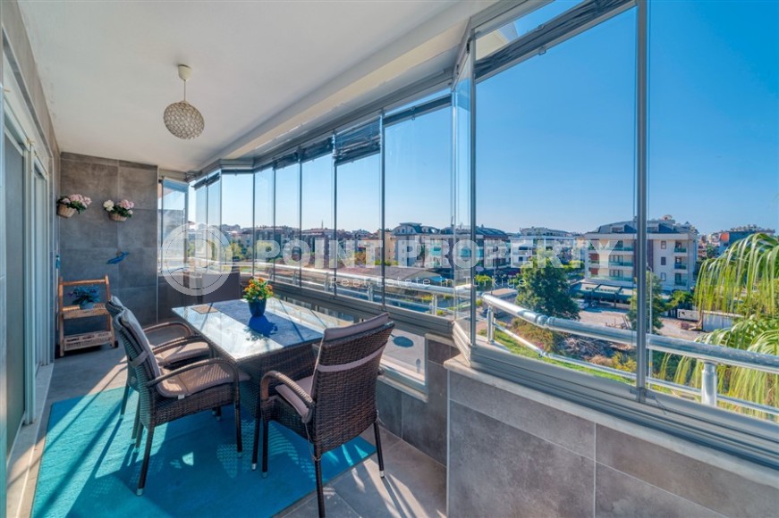 Большая современная квартира с новым ремонтом, стильной мебелью и бытовой техникой, в районе Оба-id-5910-фото-17