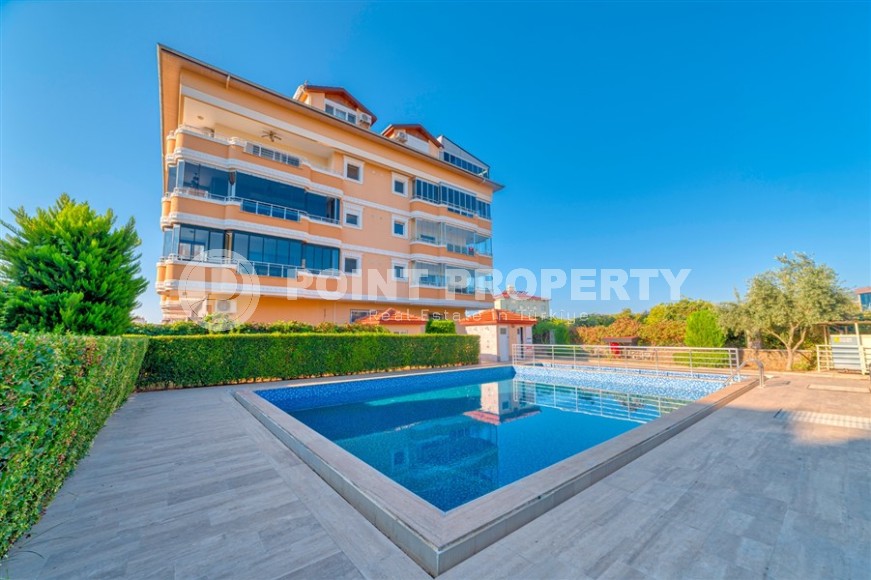 Большая современная квартира с новым ремонтом, стильной мебелью и бытовой техникой, в районе Оба-id-5910-фото-22