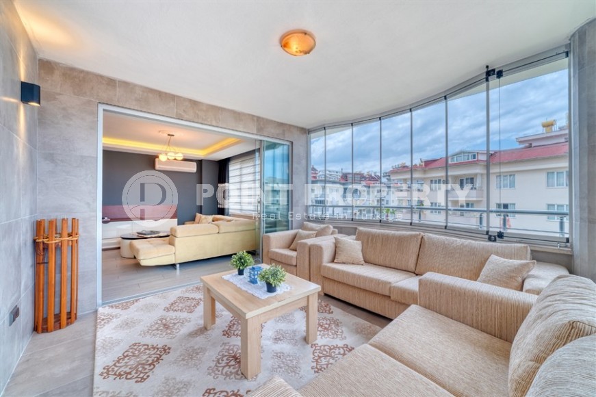 Стильные двухуровневые апартаменты с лаконичным современным дизайном, в 950 метрах от моря-id-5916-фото-4