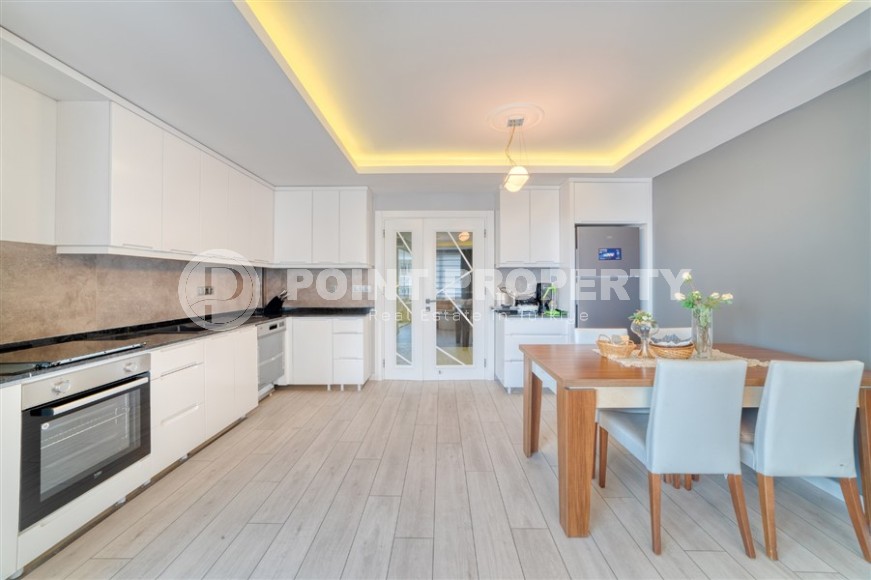 Стильные двухуровневые апартаменты с лаконичным современным дизайном, в 950 метрах от моря-id-5916-фото-6