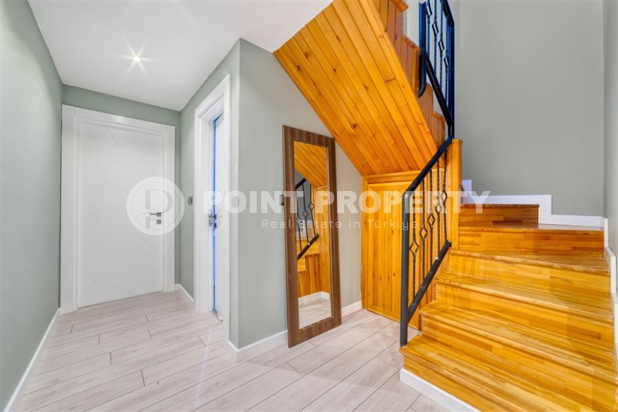 Стильные двухуровневые апартаменты с лаконичным современным дизайном, в 950 метрах от моря-id-5916-фото-12