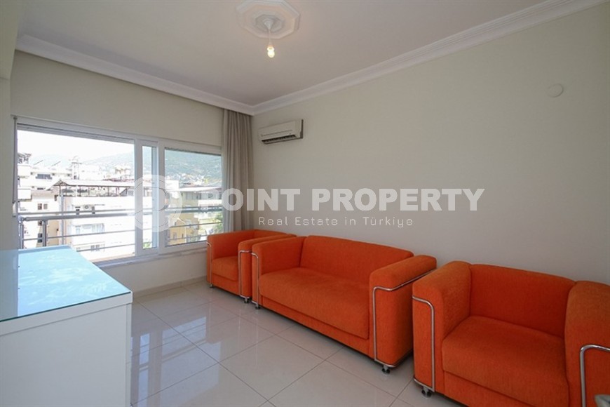 Large, bright, newly renovated apartment, opposite the famous Cleopatra Beach, in the center of Alanya-id-5921-photo-8