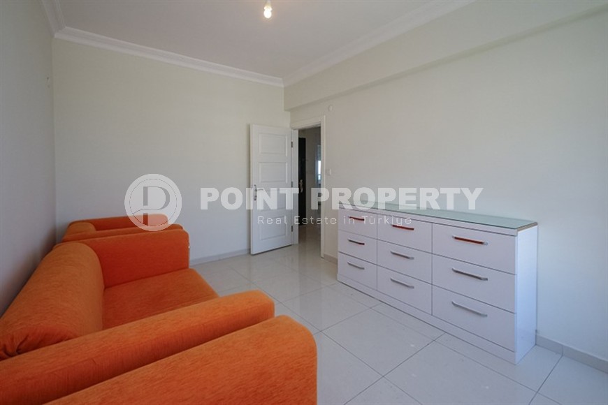 Large, bright, newly renovated apartment, opposite the famous Cleopatra Beach, in the center of Alanya-id-5921-photo-9