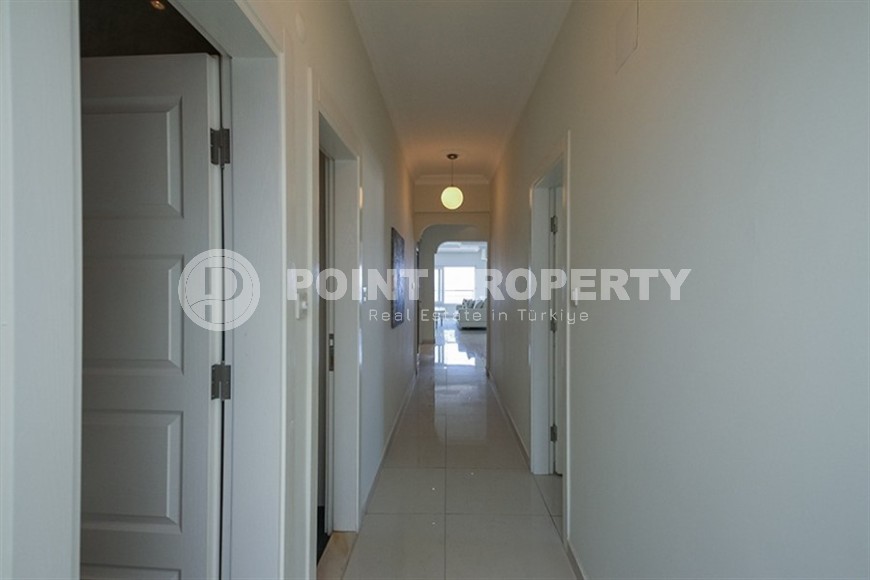 Large, bright, newly renovated apartment, opposite the famous Cleopatra Beach, in the center of Alanya-id-5921-photo-11