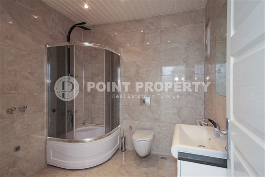 Large, bright, newly renovated apartment, opposite the famous Cleopatra Beach, in the center of Alanya-id-5921-photo-12