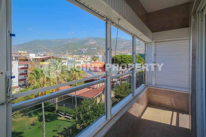 Large, bright, newly renovated apartment, opposite the famous Cleopatra Beach, in the center of Alanya-id-5921-photo-15