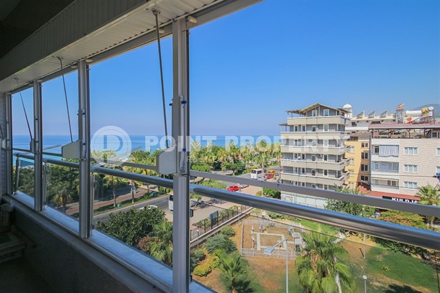 Large, bright, newly renovated apartment, opposite the famous Cleopatra Beach, in the center of Alanya-id-5921-photo-16