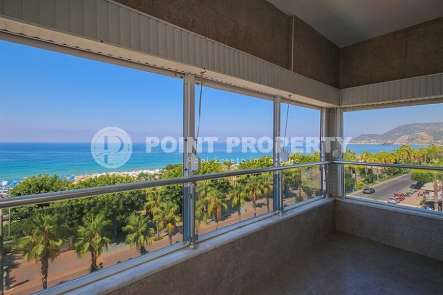 Large, bright, newly renovated apartment, opposite the famous Cleopatra Beach, in the center of Alanya-id-5921-photo-17