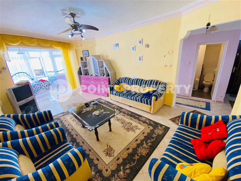 Квартира с двумя спальными комнатами и просторным застекленным балконом, в 50 метрах от пляжа-id-5925-фото-2