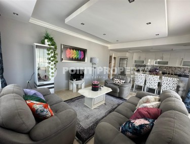 Стильная современная квартира 4+1, общей площадью 250 м2, на 9-м этаже с мансардой-id-5926-фото-3