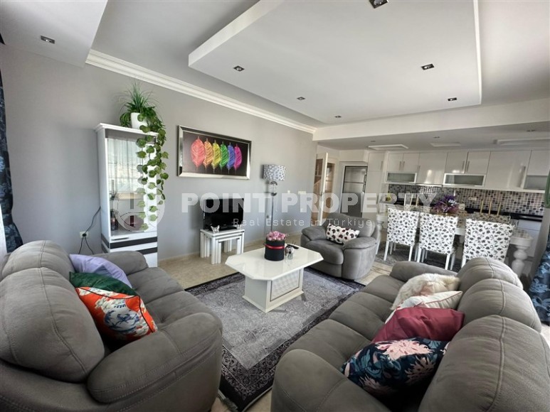 Стильная современная квартира 4+1, общей площадью 250 м2, на 9-м этаже с мансардой-id-5926-фото-3