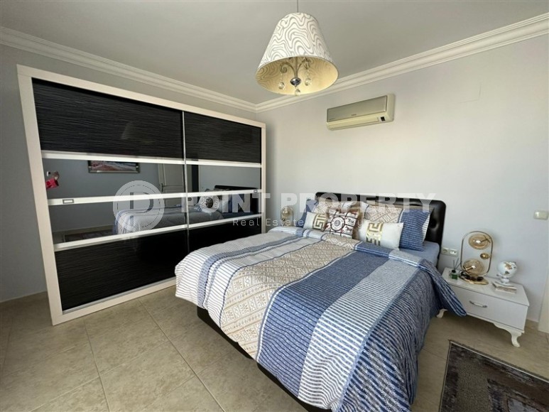 Стильная современная квартира 4+1, общей площадью 250 м2, на 9-м этаже с мансардой-id-5926-фото-6