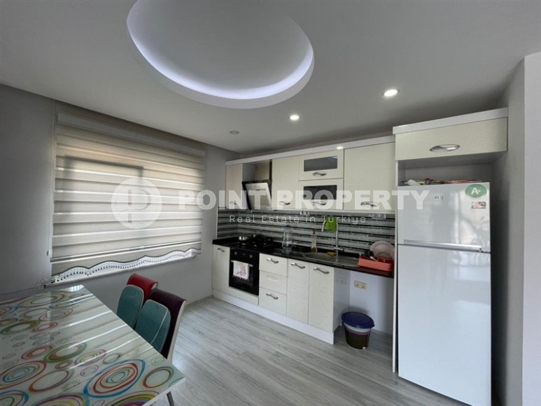 Apartment 2+1 with good repair, furniture and household appliances, in the center of the popular area of Alanya - Mahmutlar-id-5932-photo-4