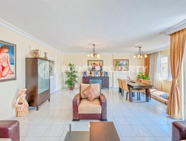 Комфортабельная квартира с классическим дизайном в 700 метрах от моря, в центре Аланьи-id-5945-фото-2