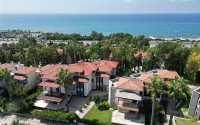 Detached three-storey villa, total area 250 m2, 200 meters from the sea-id-5947-photo-1