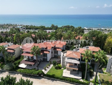 Detached three-storey villa, total area 250 m2, 200 meters from the sea-id-5947-photo-1