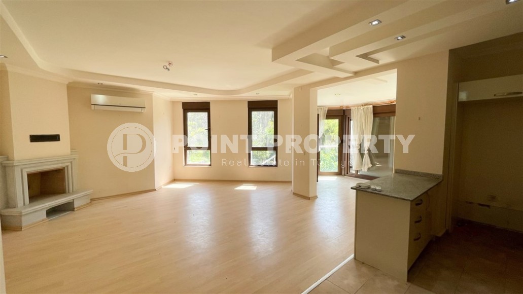 Detached three-storey villa, total area 250 m2, 200 meters from the sea-id-5947-photo-2