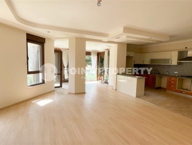 Detached three-storey villa, total area 250 m2, 200 meters from the sea-id-5947-photo-3