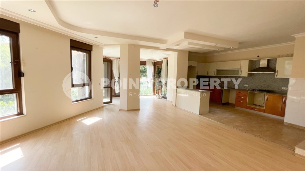 Detached three-storey villa, total area 250 m2, 200 meters from the sea-id-5947-photo-3