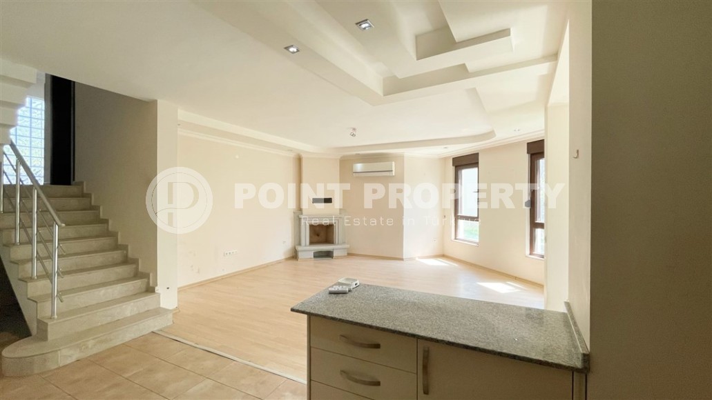 Detached three-storey villa, total area 250 m2, 200 meters from the sea-id-5947-photo-5