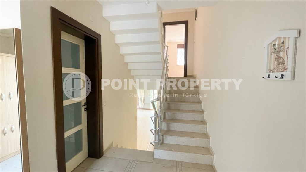 Detached three-storey villa, total area 250 m2, 200 meters from the sea-id-5947-photo-15